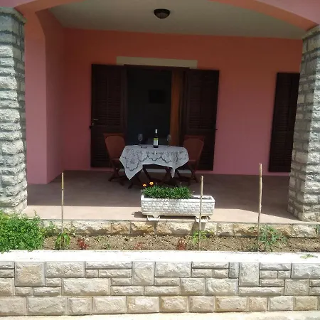 Peko Apartman Pag Town