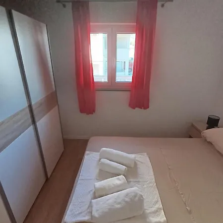 Peko Apartman Pag Town