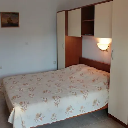 Peko Apartman Pag Town