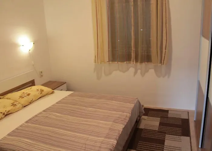 Apartment Peko Pag Town